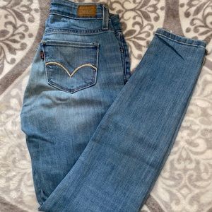 Levi blue skinny jeans